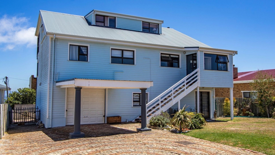 4 Bedroom Property for Sale in De Kelders Western Cape